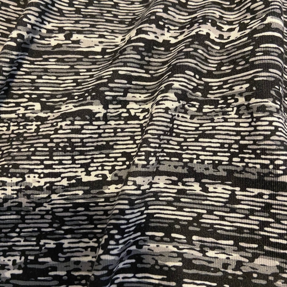 Nike Quarter Zip - Picture 2 of 3